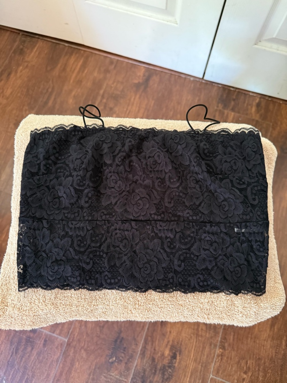 SHEIN Black Lace Strapless Bandeau with Gold Accents